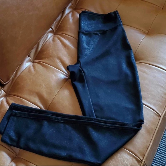 Assets SPANX Faux Leather Structured Shine Leggings - Picture 2 of 7